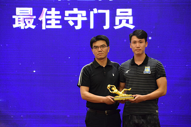 乔帅：杜润旺进攻手感很好 但要避免走步违例